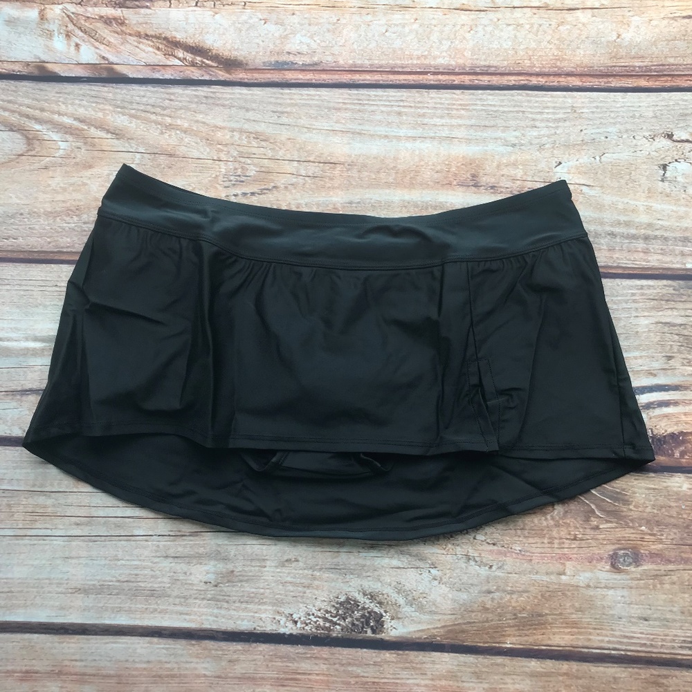 Liz Lange maternity skirt bottoms size medium NWT!